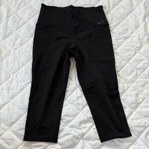 Nike Women’s Black Active Capri